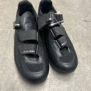 Pearl Izumi Black Athletic Shoes